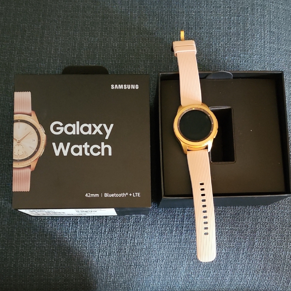Samsung Galaxy Watch - Gold Case with Pink Band